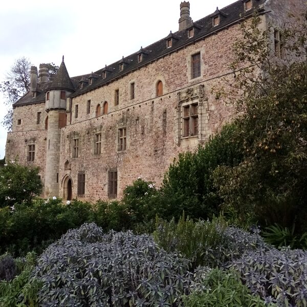 Ploezal (14 km) : château de La Roche Jagu