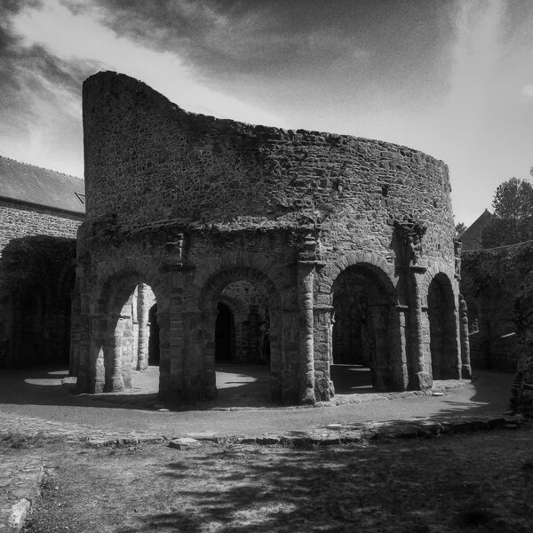 Lanleff (8 km) : temple