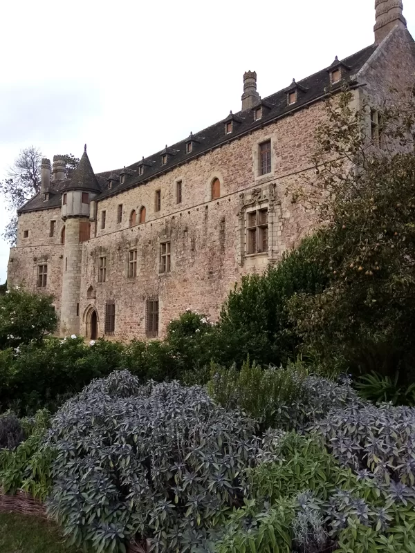 Ploezal (14 km) : château de La Roche Jagu