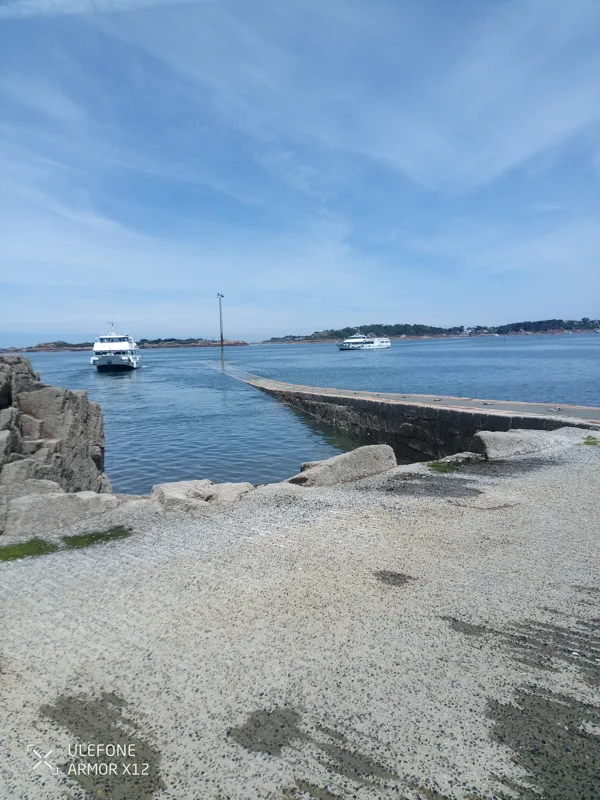 Pointe de l'Arcouest (29 km) : embarcadère pour Bréhat